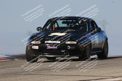 media/Oct-26-2025-CalClub SCCA (Sun) [[8ce1e69566]]/Group 5/Grapevine/